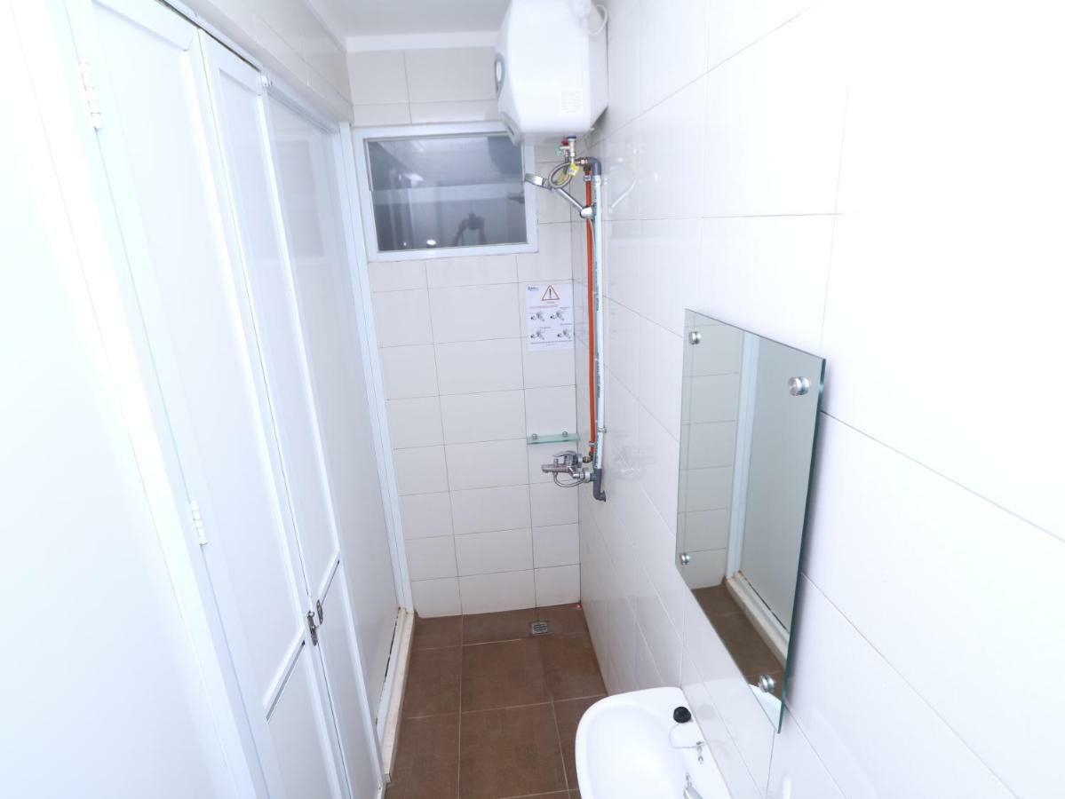 Kamar Keluarga Tanah Abang Hotel Jakarta Luaran gambar